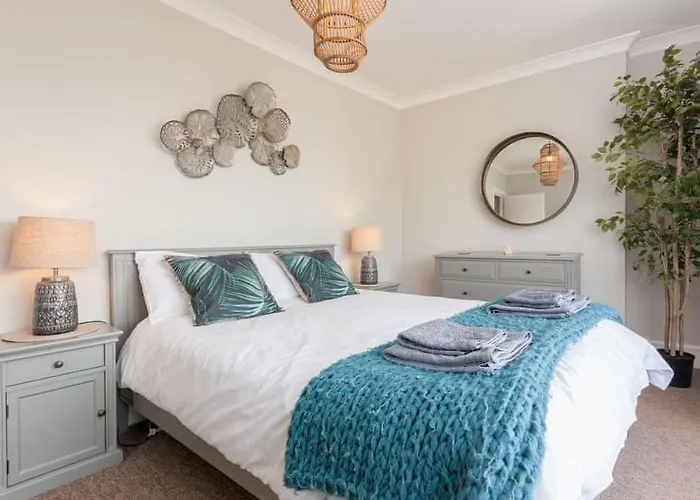 2Thevilla - Great Views, 3 Bedrooms, Parking, Central Location