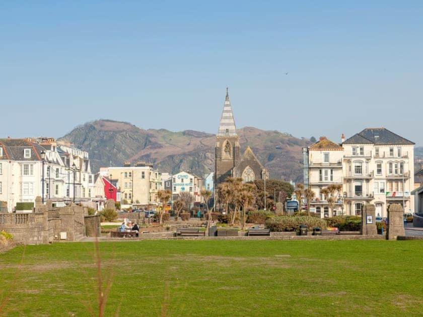 2thevilla - Great Views, 3 Bedrooms, Parking, Location